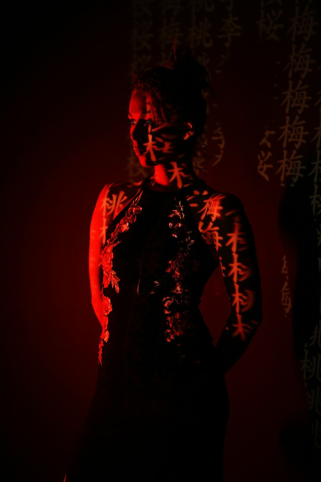 网飞《猎魔女团》爆火，韩媒：谁的K